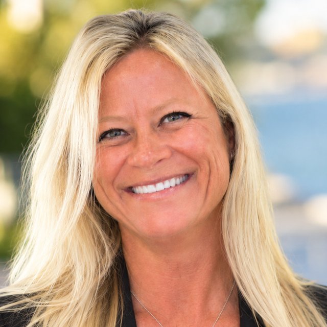 Headshot of Kelly Probst, PG